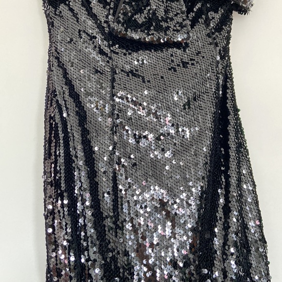 NWT Boohoo black sequin strapless bow midi dress - Picture 5 of 10